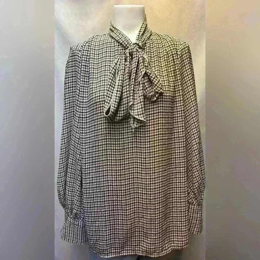 WHO WHAT WEAR Brown, Black and Tan Houndstooth long sleeve top Size Large